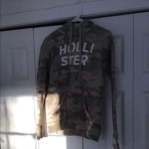Hollister Camo Sweatshirt💚